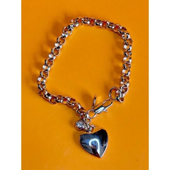 First Love Single Strand Heart Charm Bracelet 7 1/4" - Picture 3 of 6